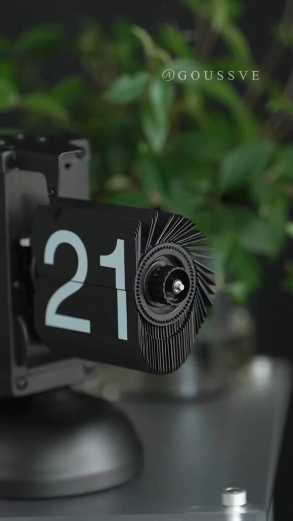 Retro Flip Desk Clock | Vintage-Style Mechanical Flip Alarm Clock with Large Display Numbers for Home & Office Décor - Photo 2